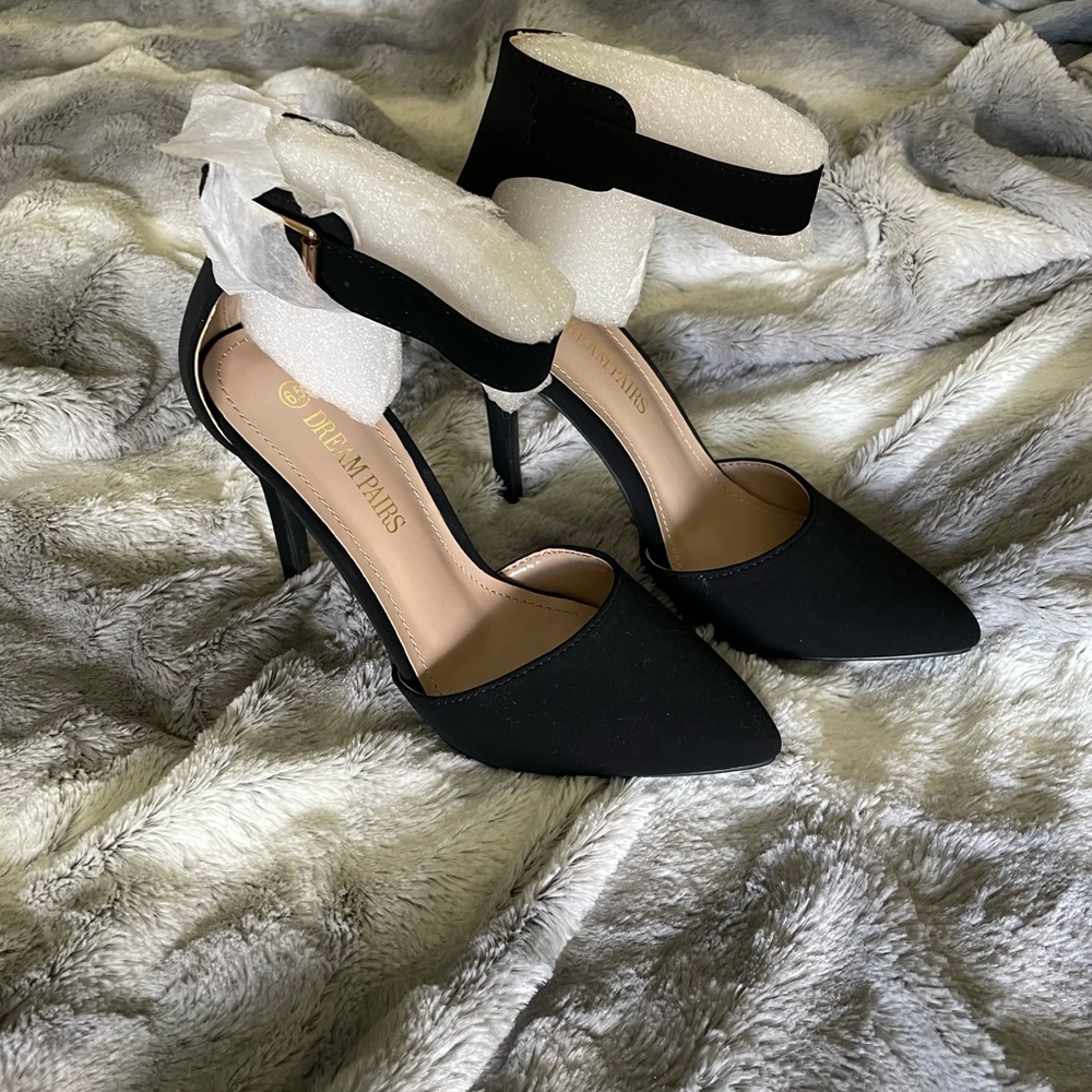 Black heels NwT never worn size 6.5